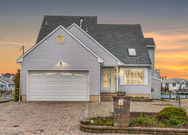 Property at 3166 Windsor Ave, Toms River, NJ 08753, 4 beds, 2.5 baths
