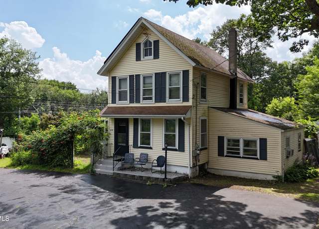 Property at 636 Holmdel Rd, Hazlet, NJ 07730, 3 beds, 2 baths