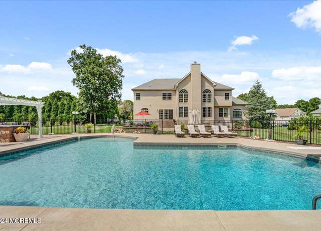 Property at 5 Christine Lynn Ct, Jackson, NJ 08527, 4 beds, 3.5 baths