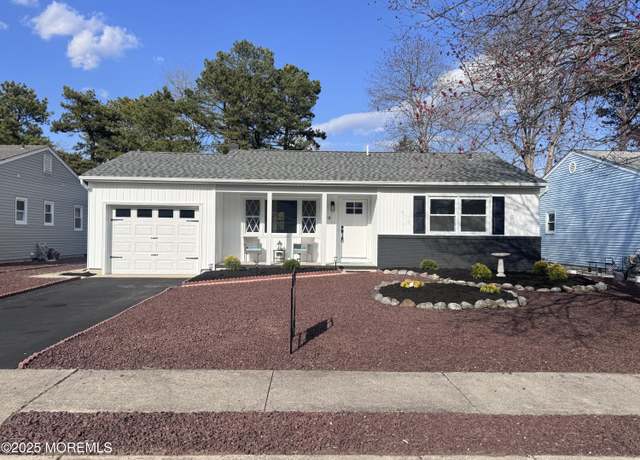 Property at 4 Zeeland Dr, Toms River, NJ 08757, 2 beds, 2 baths