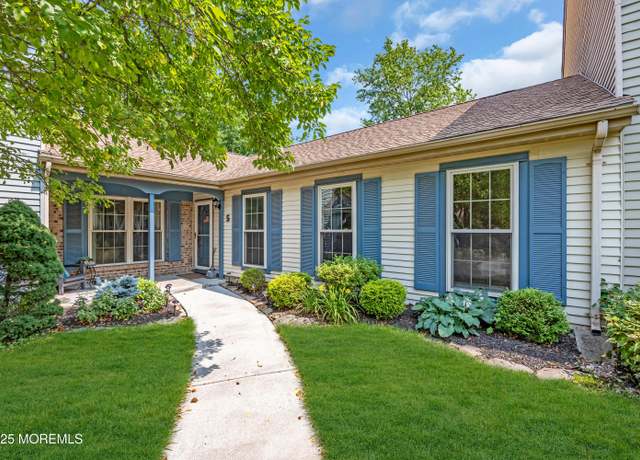 Property at 6 Claridge Ct #5, Freehold, NJ 07728, 3 beds, 2 baths