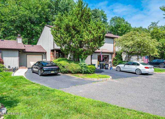 Property at 76 Letts Ct, Matawan, NJ 07747, 2 beds, 1.5 baths