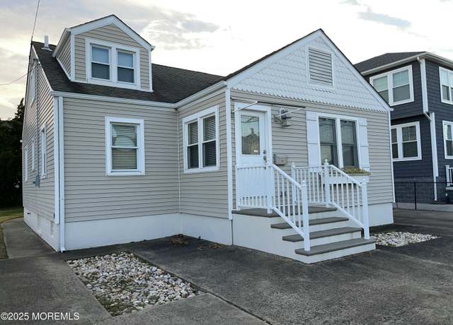 Property at 241 Kearney Ave, Seaside Heights, NJ 08751, 5 beds, 2.5 baths