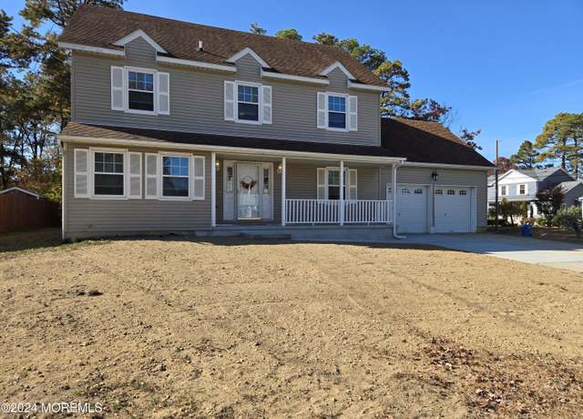 Property at 813 Beechmont St, Toms River, NJ 08757, 4 beds, 2.5 baths