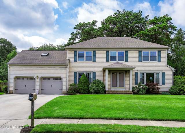 Property at 1026 Sheila Dr, Toms River, NJ 08753, 4 beds, 2.5 baths