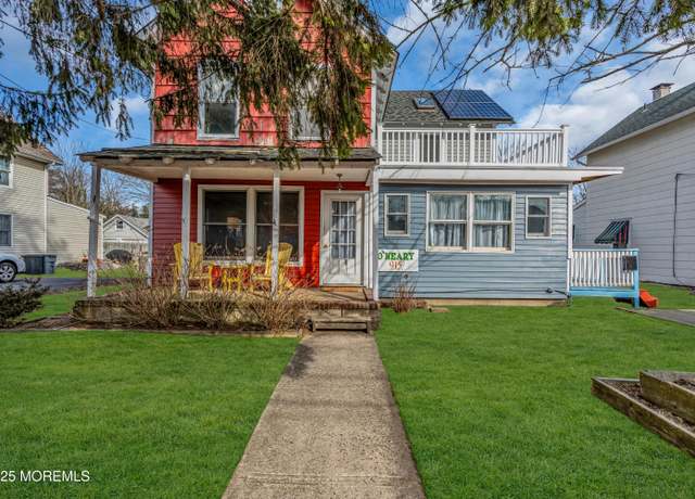 Property at 915 Atlantic Ave, Point Pleasant, NJ 08742, 4 beds, 1 bath