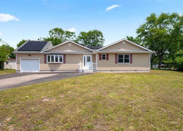 Property at 125 Orangewood Dr, Brick, NJ 08723, 3 beds, 2 baths