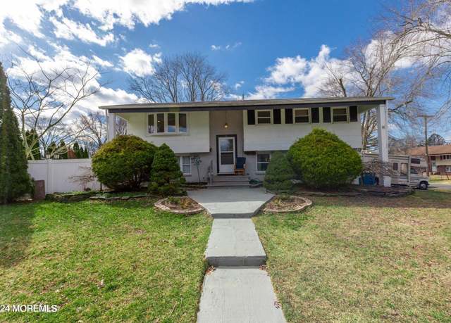 Property at 11 Lehigh Blvd, Jackson, NJ 08527, 6 beds, 1.5 baths