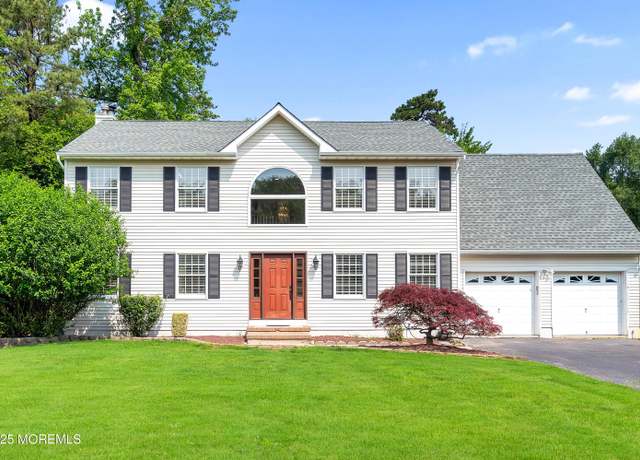 Property at 18 Brentwood Dr, Jackson, NJ 08527, 4 beds, 2.5 baths