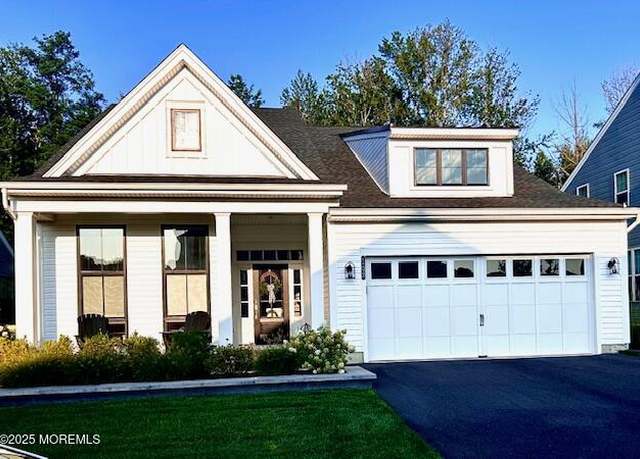 Property at 102 Grandview Cir, Farmingdale, NJ 07727, 2 beds, 2 baths