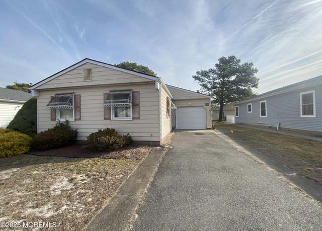 Property at 143 Davenport Rd, Toms River, NJ 08757, 2 beds, 2 baths