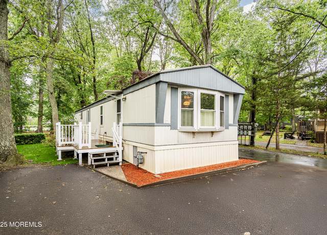 Property at 39 Marcia Memorial Cir, Jackson, NJ 08527, 2 beds, 1 bath