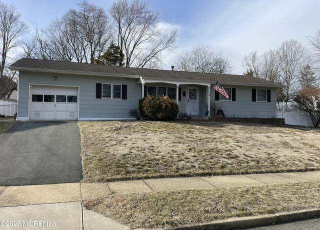 Property at 21 Dogwood Dr, Jackson, NJ 08527, 3 beds, 1 bath