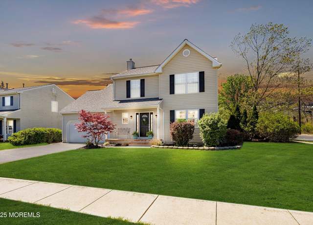 Property at 391 Mamie Dr, Brick, NJ 08723, 4 beds, 2.5 baths