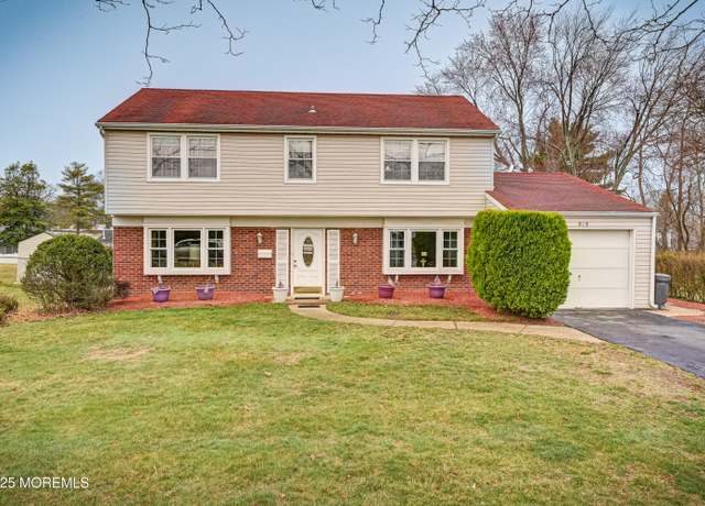 Property at 515 Line Rd, Aberdeen, NJ 07747, 4 beds, 2.5 baths
