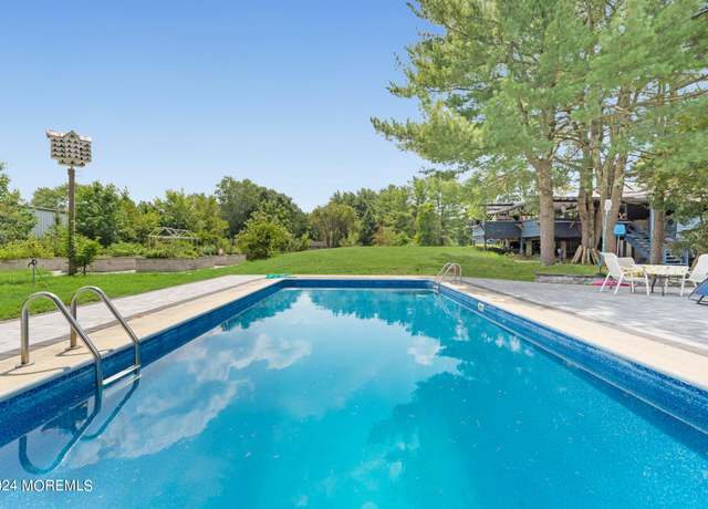 Property at 135 E Veterans Hwy, Jackson, NJ 08527, 3 beds, 3 baths