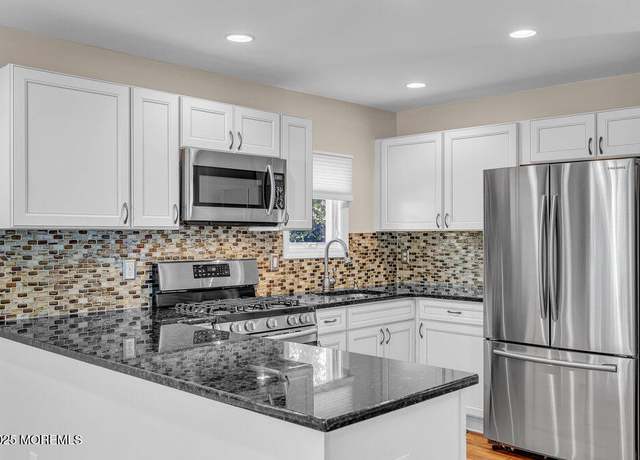 Property at 1407 Edgemere Rd, Wall, NJ 07719, 2 beds, 1.5 baths