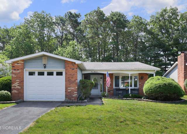 Property at 100 Courtshire Dr, Brick, NJ 08723, 2 beds, 2 baths