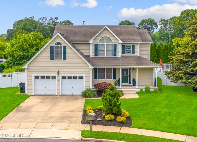 Property at 12 Diane Dr, Brick, NJ 08724, 3 beds, 2.5 baths
