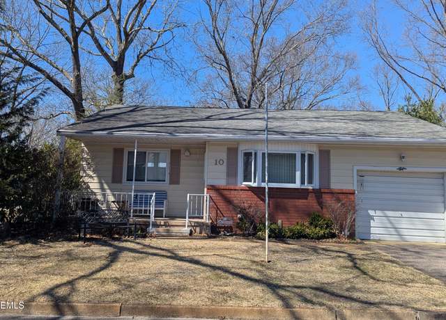 Property at 10 Idaho Dr, Whiting, NJ 08759, 2 beds, 1 bath