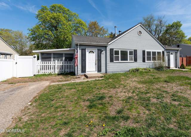 Property at 2504 Lexington Ct #4, Jackson, NJ 08527, 2 beds, 1.5 baths