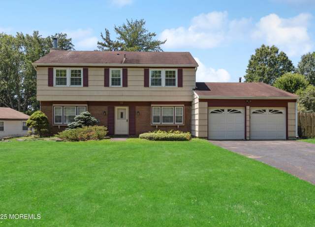 Property at 15 Clinton Dr, Manalapan, NJ 07726, 4 beds, 2.5 baths