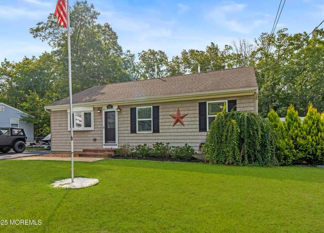 Property at 330 Stuart Ave, Toms River, NJ 08755, 3 beds, 2 baths