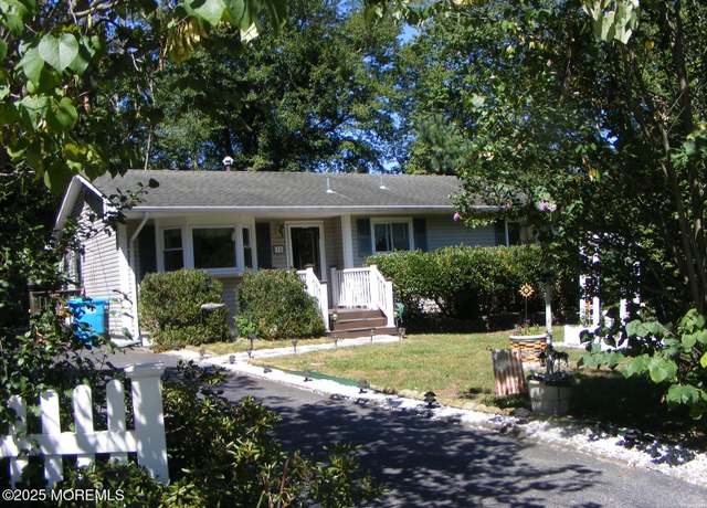 Property at 18 Dawn Cypress Ln, Jackson, NJ 08527, 3 beds, 1 bath