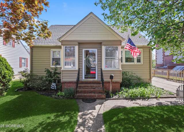 Property at 14 Seventh Ave, Florence, NJ 08518, 2 beds, 1 bath