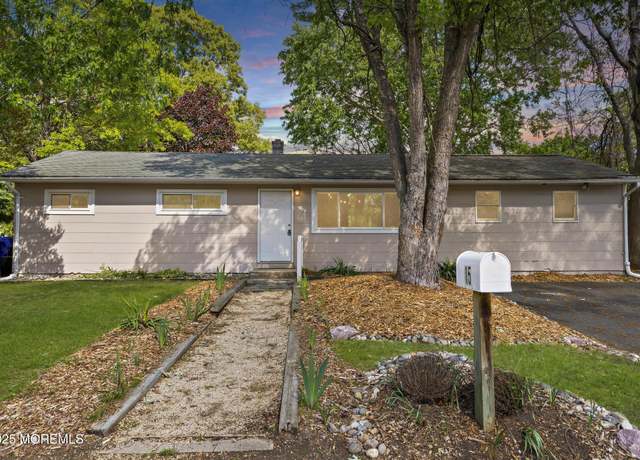 Property at 15 Lark Ln, Brick, NJ 08724, 5 beds, 2.5 baths