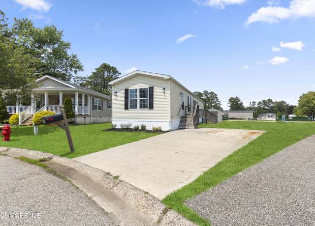 Property at 5 Pigeon Ct, Whiting, NJ 08759, 2 beds, 2 baths