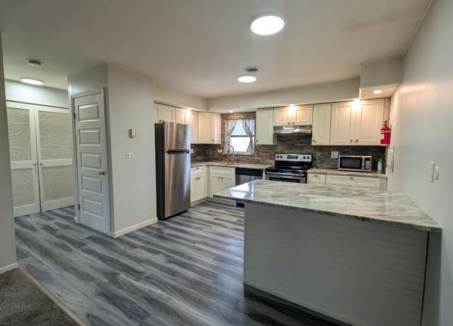 Property at 44J Cambridge Ct #2010, Lakewood, NJ 08701, 1 bed, 1 bath