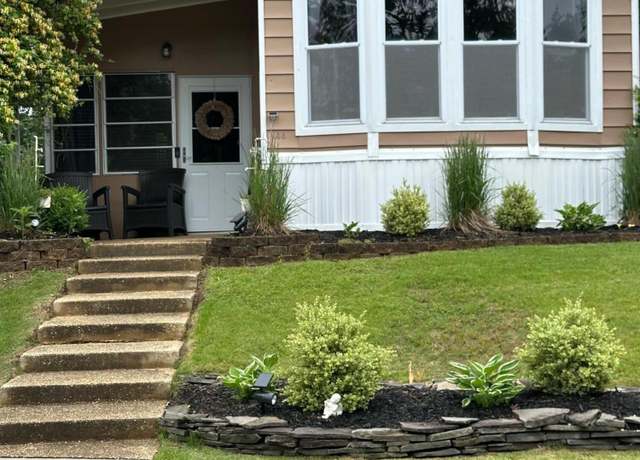 Property at 138 Oak Dr, Manchester, NJ 08759, 2 beds, 1 bath