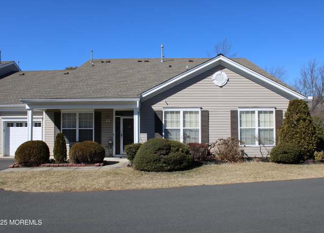 Property at 3 Greylawn Dr, Lakewood, NJ 08701, 2 beds, 2 baths