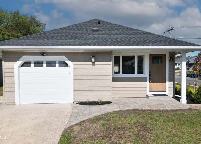 Property at 1814 Yorktowne Blvd, Toms River, NJ 08753, 2 beds, 1 bath