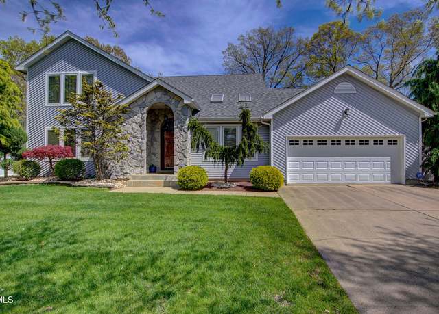 Property at 4 Weasel Creek Ct, Howell, NJ 07731, 3 beds, 2.5 baths