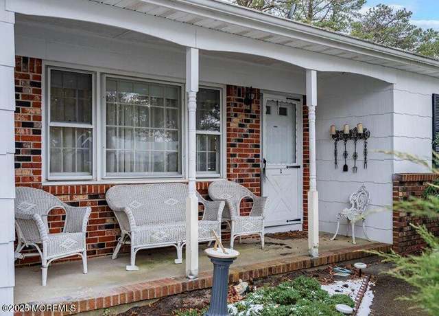Property at 1 Manassas Dr, Toms River, NJ 08757, 2 beds, 1.5 baths