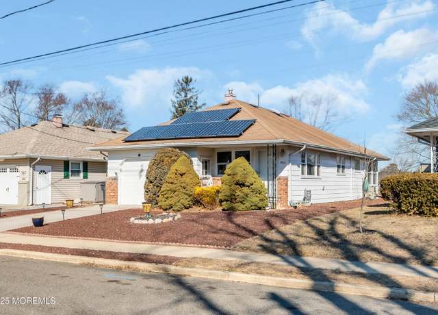 Property at 1902 Hovsons Blvd, Toms River, NJ 08753, 2 beds, 1 bath