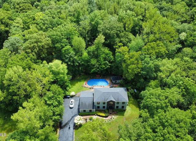 Property at 119-127 Broadway Rd, Cranbury, NJ 08512, 4 beds, 3.5 baths