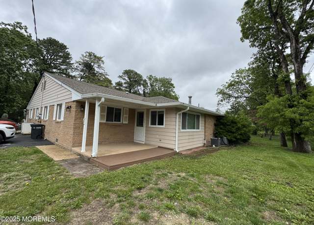 Property at 3B Blue Jay St, Manchester, NJ 08759, 2 beds, 1 bath