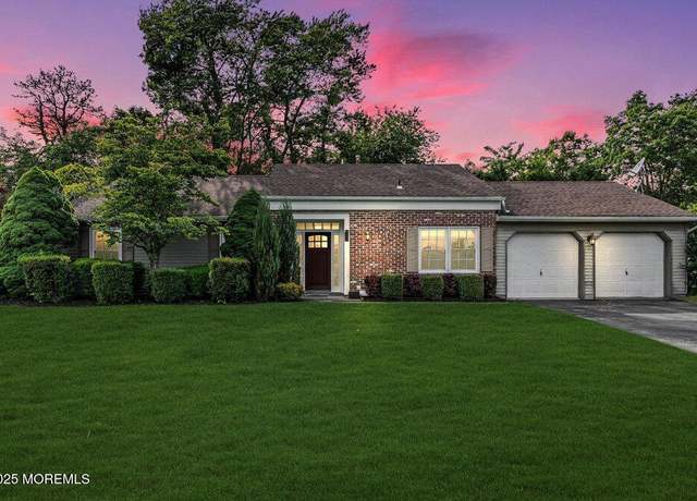 Property at 2 Drury Ct, Brick, NJ 08724, 3 beds, 2 baths