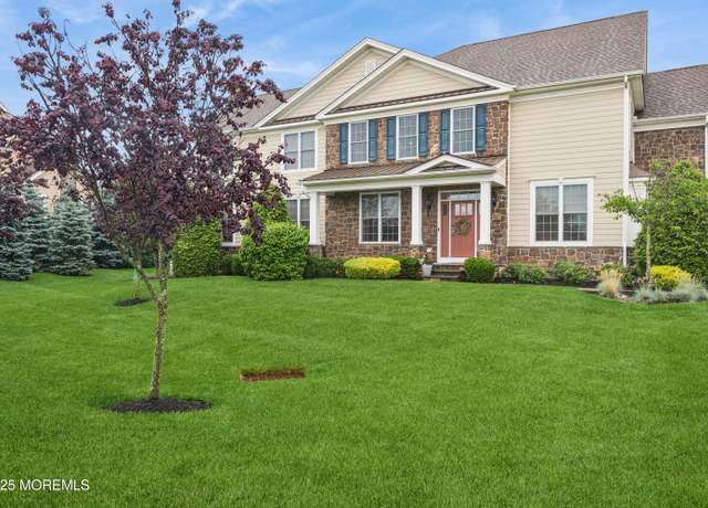 Property at 17 Spalding Dr, Holmdel, NJ 07733, 3 beds, 3.5 baths