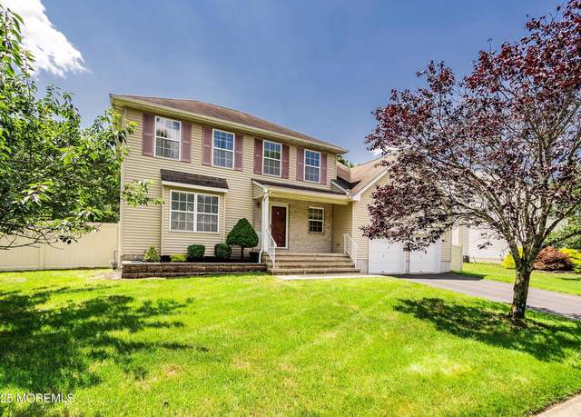 Property at 86 Lorelei Dr, Howell, NJ 07731, 4 beds, 2.5 baths