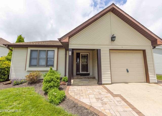 Property at 28 Fir Rd #21, Manahawkin, NJ 08050, 2 beds, 2 baths