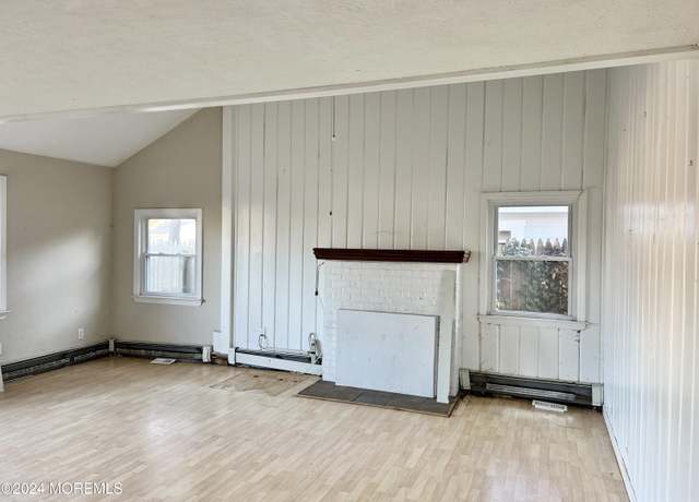 Property at 112 Pinehurst Rd, Brick, NJ 08723, 3 beds, 1 bath