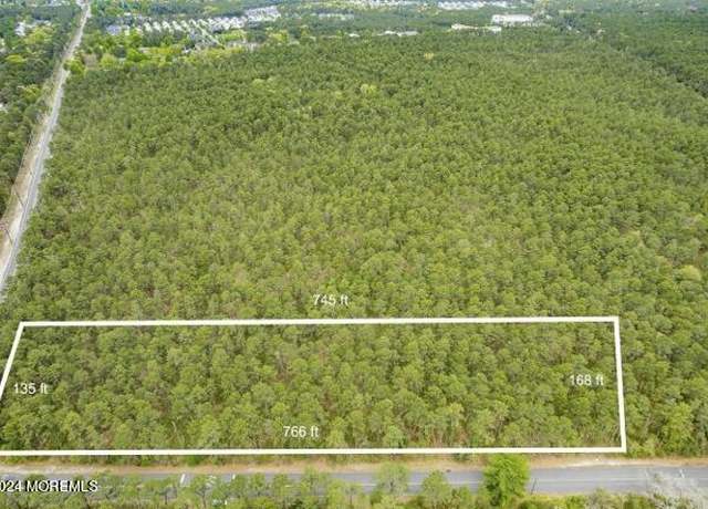 Property at 6 Pleasant Valley Rd, Whiting, NJ 08759