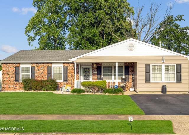 Property at 17 Evergreen Pl, Howell, NJ 07731, 3 beds, 2 baths