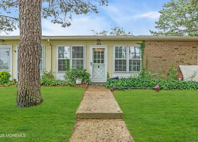 Property at 17E Cambridge Cir, Manchester, NJ 08759, 2 beds, 1 bath