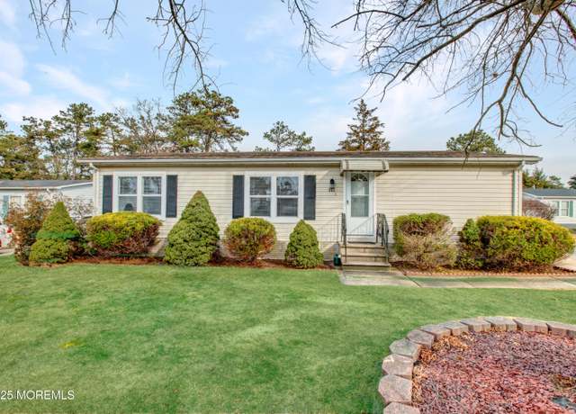 Property at 301 Kenwood Ct, Manchester, NJ 08759, 2 beds, 2 baths