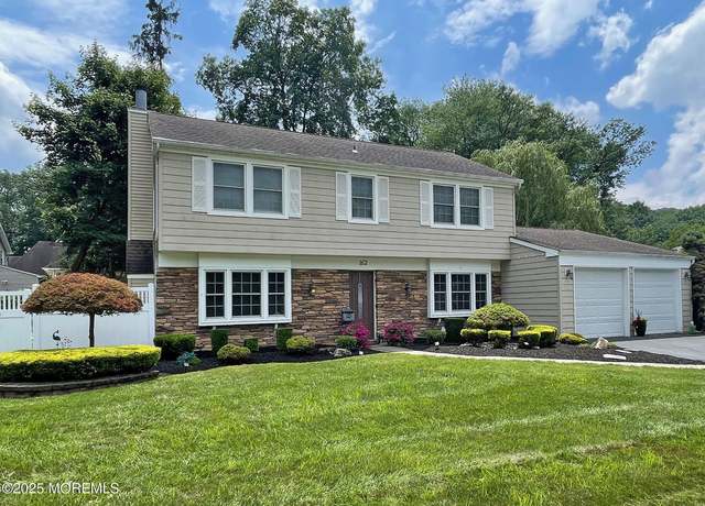 Property at 162 Ivy Hill Dr, Matawan, NJ 07747, 3 beds, 2.5 baths
